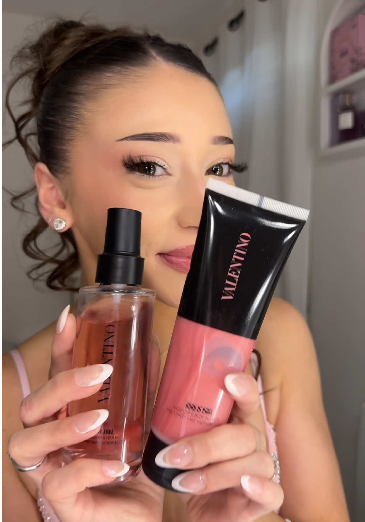 En tout cas, j’ai eu ÉNORMÉMENT de compliments 🥹 @Valentino.Beauty @Valentino 💕 #collaborationcommerciale  #BeautyCrewJardinValentino  #valentino #borninroma 