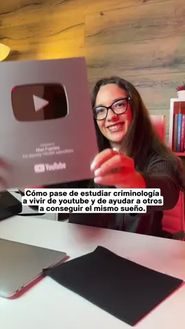 Así fue como comenzó mi camino en YouTube 🚀 Después de 2 negocios fallidos, YouTube me dió estabilidad, rentabilidad y el crecimiento que buscaba SIN INVERTIR MILES DE € como lo había hecho en mis otros dos emprendimientos 🤩 👉🏻 Hoy no solo soy yo, cientos de alumnos lo están logrando conmigo y sus vidas también han cambiado, LIBERTAD TIEMPO Y BUENOS INGRESOS 💲 Si te gustaría comenzar en este modelo de negocio y construir tu libertad comenta la palabra CLASE. #marifuentes #youtube #automatizaciondeyoutube #trabajoonline #ia #emprendimiento 