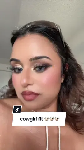 🐮🤠 Realizing how many transition vids i took 🫠 #cowgirl #festival #musicfestival #cowgirlfit #veld 