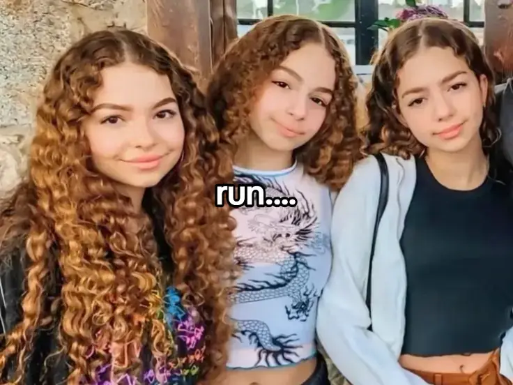 #Love #gliwup #GlowUp #kalogwras #three @demitrakalogeras @sundaykalogeras @Eliana Kalogeras @Noah Risling @patrishakalogeras 