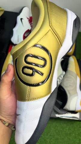 Nike Total 90 III ✅🔥 Un modelo retro que no pasa desapercibido en las calles. Ahora está disponible en suela Freestyle  ¡Realiza tu pedido ahora! Ya disponibles bajo pedido aquí en Full Soccer Store Perú 🛒✅  – Solo productos originales  – Envíos a todo el Perú  – Productos Exclusivos 🍫 📱 903 131 556 #total90 #nikefootball #fullsoccerstore #limaperu🇵🇪 #t90 