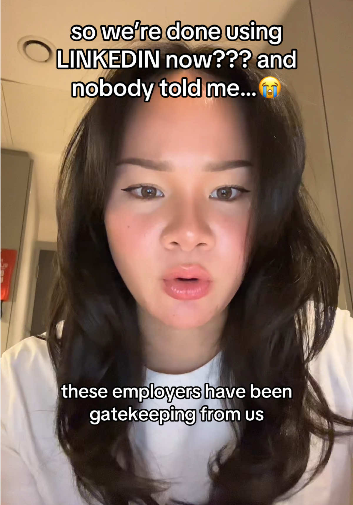 who else is sick applying to fake jobs and getting spam calls and emails 😭 #aitools #jobapplication #internship #recruitment #fyp 