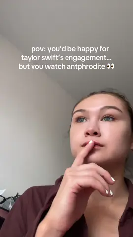 A disaster 😭 (also ignore my nails lolol) @antphrodite #taylorswift#traviskelce#taylorandtravis#taylorswiftengagement#antphrodite