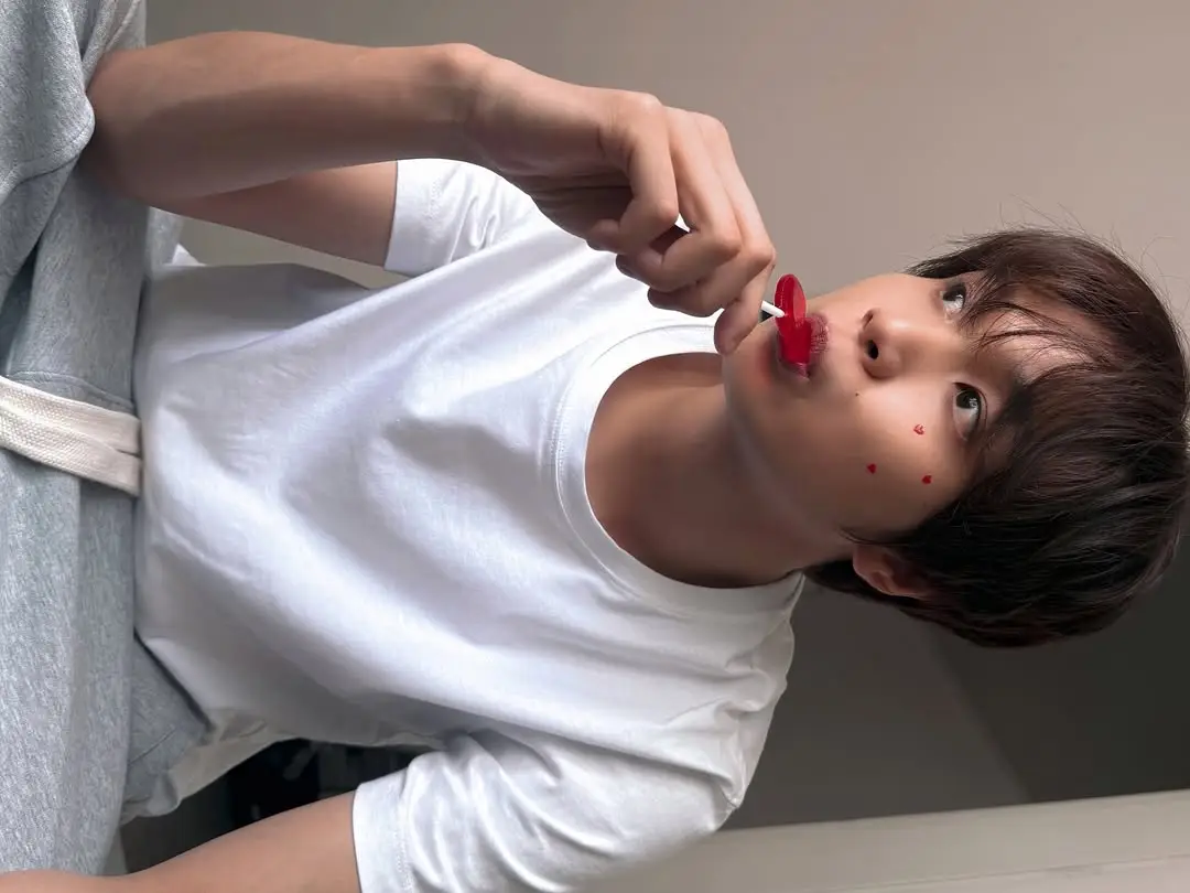 masih belu terbiasa banyak suguhan foto foto haechan.. rasa nya mau pingsan aja kalau udah ada postingan baru nya 😍#haechan #echan #haechannct #haechansolo #fyp 