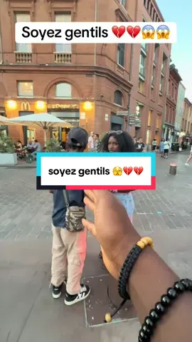 #CapCut #videoviral #foryoupage❤️❤️ #viral #viral #viratkohli #challenge #explore #explore #reels #couple soyez gentils 🫣💔💔