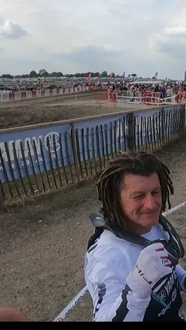 Getting knuckles from one of the best 125 racers of all time! Life goals 🤝😁😁😁🤝. Spent hours with the homies in the 1501 watching Chicco smoke the best in the world . #legend #hero #dirtbike 