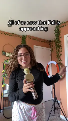Sooo ready for pumpkin spice everything 🎃🍂 #fall #autumn #twlight #pumpkinspice #viraltiktok 