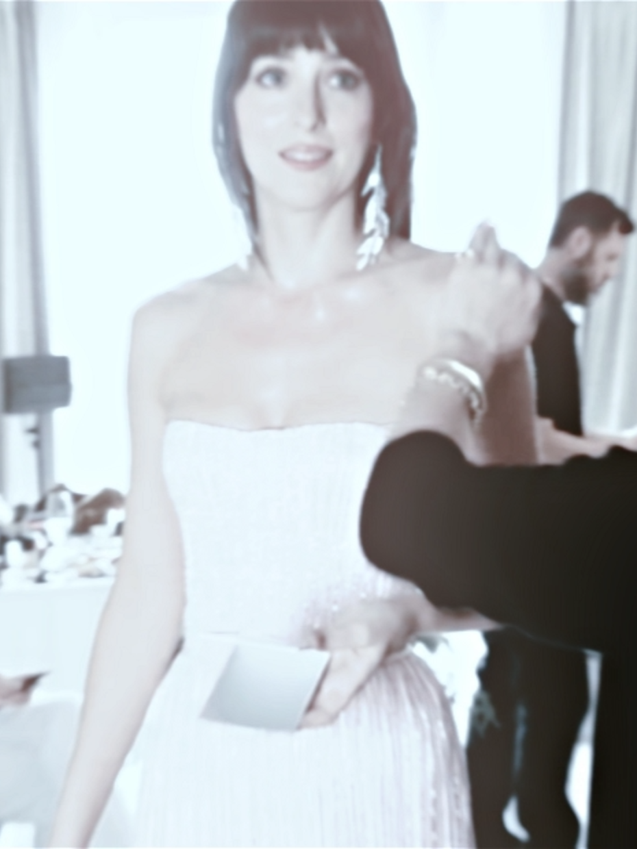 this is so rushed sorry, but she in the intro- omg. #dakotajohnson #dakotajohnsonedit #dakotajohnsonedits #dakotajohnsonstyle #dakotajohnsonfashion #dakotajohnsonfan #dakotamayijohnson #dakotamayijohnsonedit #dakotajohnsonismywife #dakijohnson #dakijohnsonedits #materialists #thematerialists #madameweb #splitsville #trend #edit #edits #foryou #foryoupage