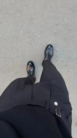 O estilo do Barão não é para qualquer um. É para quem sabe que a primeira impressão abre portas, conquista respeito e cria oportunidades. 👑🔥 🚨 Cada post aqui é uma aula de estilo masculino real, direto e impactante. 👉 Comente se você usaria esse look, compartilhe para inspirar seus amigos e siga agora para não perder nenhum conteúdo exclusivo. Quando você se veste como Barão, você não passa despercebido. #mensfashion #modamasculina #streetwear #estilo #OOTD