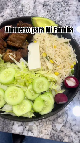 Costillitas de cerdo con arroz  #costillasdecerdofritas #comidafacil #apoyame #Mamádedos #comidaparamifamilia😍 