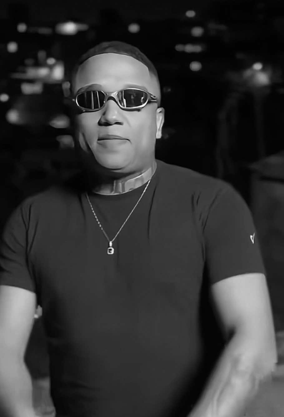 dentro da ferrari roma . . | #vinny #mcdaniel #funkbrasil #tipografia #foryour #viralvideos #nino 