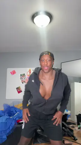 Dance break while cleaning 🥰 #fyp #xyzbca #dance #tatemcrae 