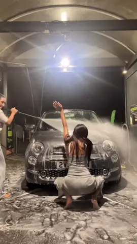 Call us if you need your car cleaned x #ontopofcars  @Adriana 