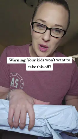 This Super Blanky is going to come in handy so much this season!! @Super Blanky #wearableblanket #blankets 