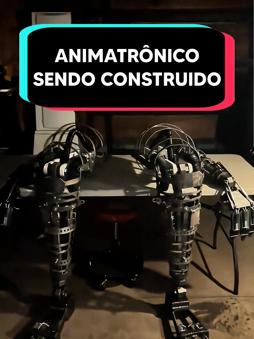 Estão CONSTRUINDO um ANIMATRÔNICO de FNAF na VIDA REAL 😱 @benjamin_pochurek #fnaf #animatronics #animatronico #robot #fivenightsatfreddy #bunny