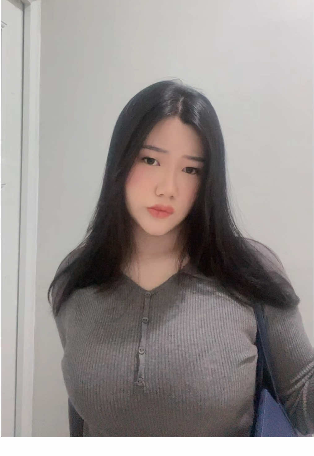 :V
