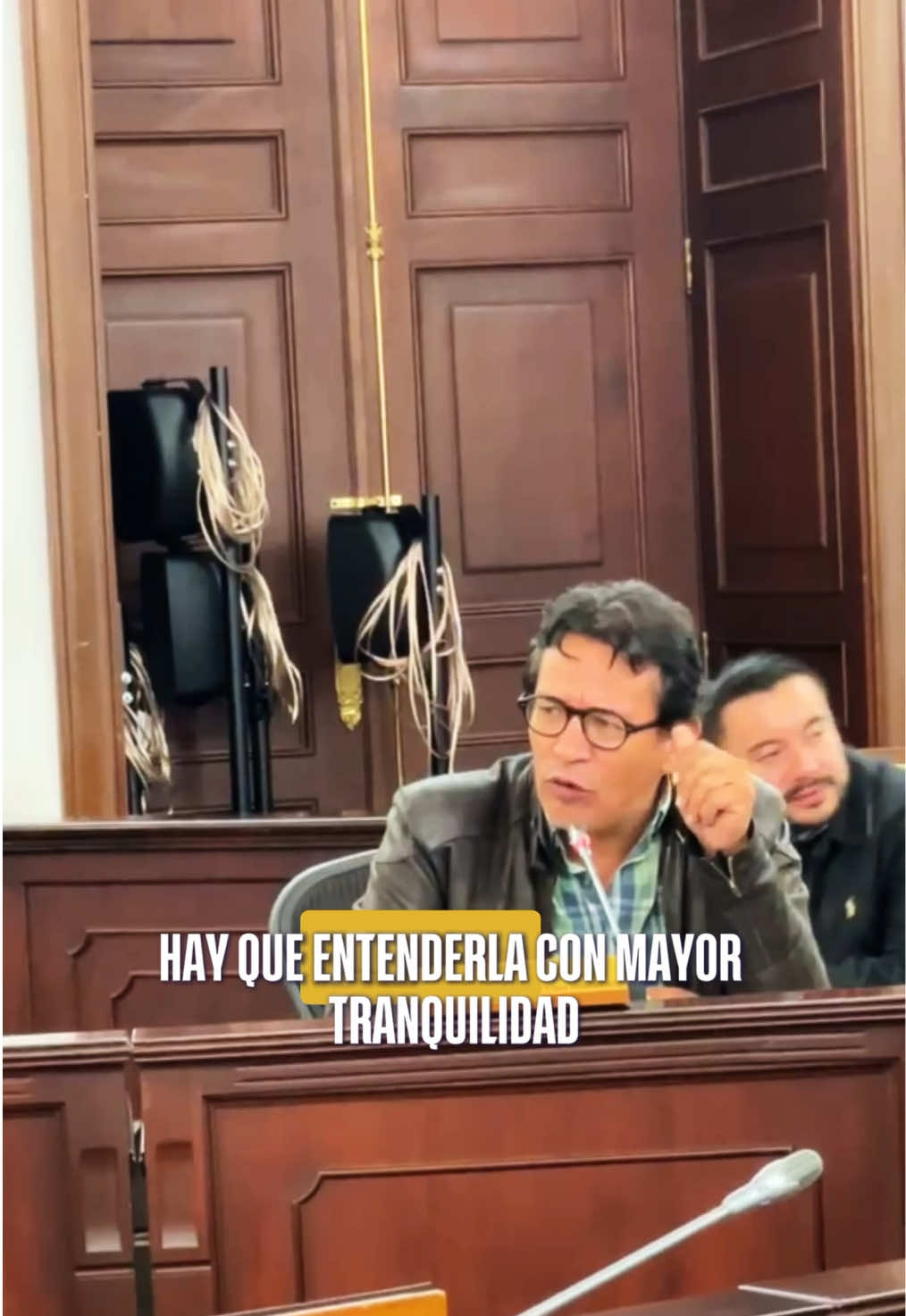 👉 Hoy presidimos y debatimos en la Comisión Primera del @🇨🇴🏛️Senado Colombia 🏛️🇨🇴 el proyecto de ley 412 2025 Senado que convoca un referendo para otorgarle a los departamentos la titularidad del impuesto de renta. 🏛️ Allí, presentamos argumentos sobre su inconveniencia defendiendo los municipios y la descentralización enfocada en el cierre de brechas económicas, sociales y culturales.  #AlbertoPorLaVida 🌱 @Gustavo Petro @Donka Atanassova Iakimova 