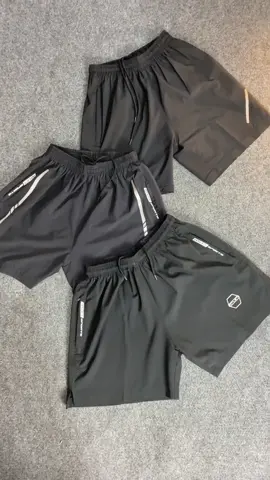 Paket 4 pcs celana pendek olahraga gym running pria bahan micro parasut halus lembut #paket4pcs #celanapendek #celanaolahraga #celanarunning #kalcer 
