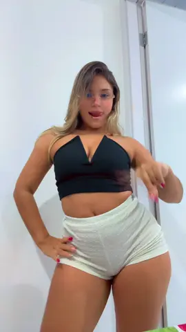 A magrinha da escola hj ta mt gostosa 🤤 #fy #fyp #dancinhasdotiktok 