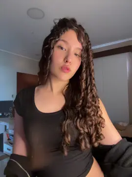 Mi pelo anda rebelde