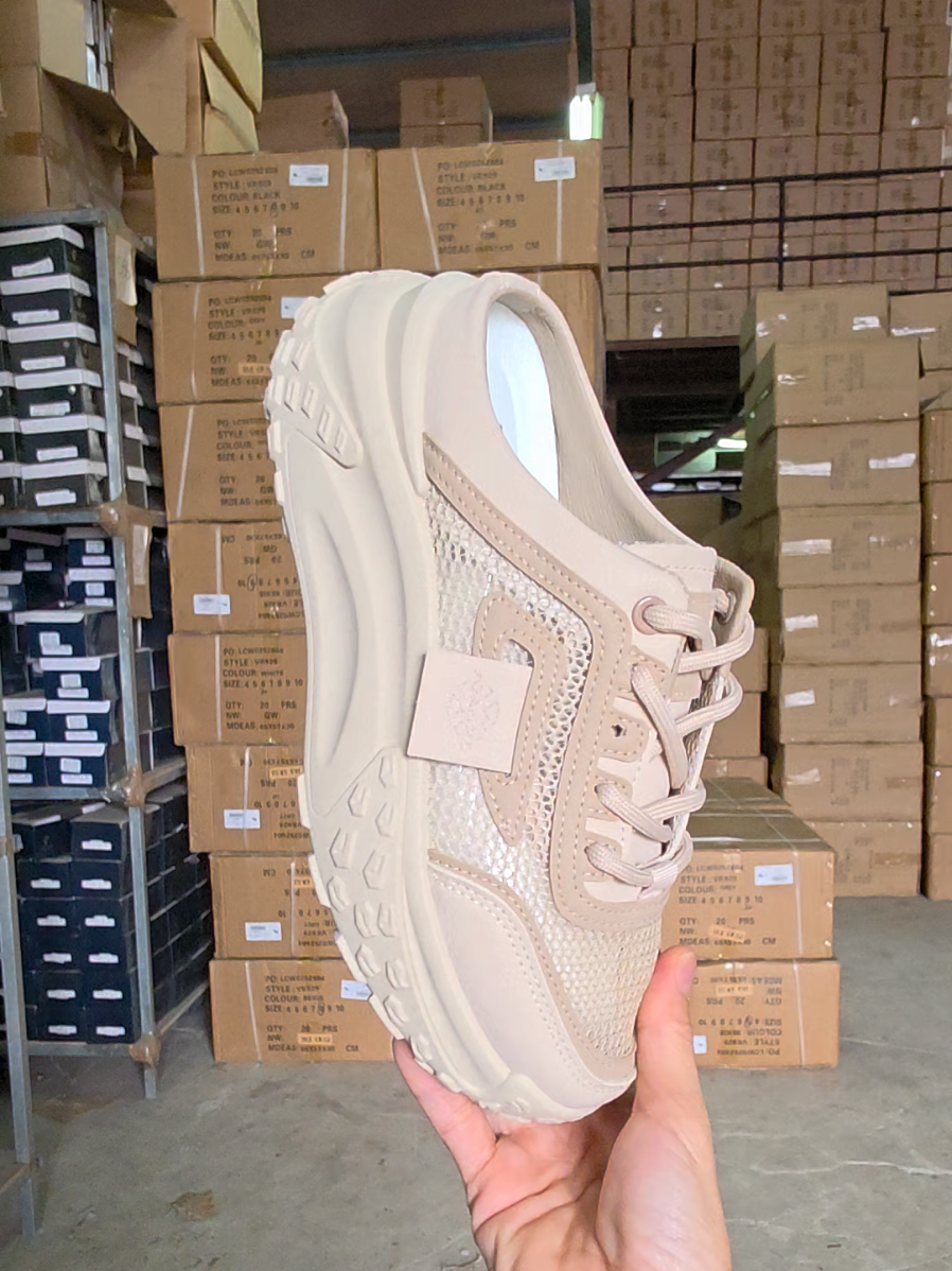 sneakers bustong jiaminnn enakk empukkk kece dipakai seharian