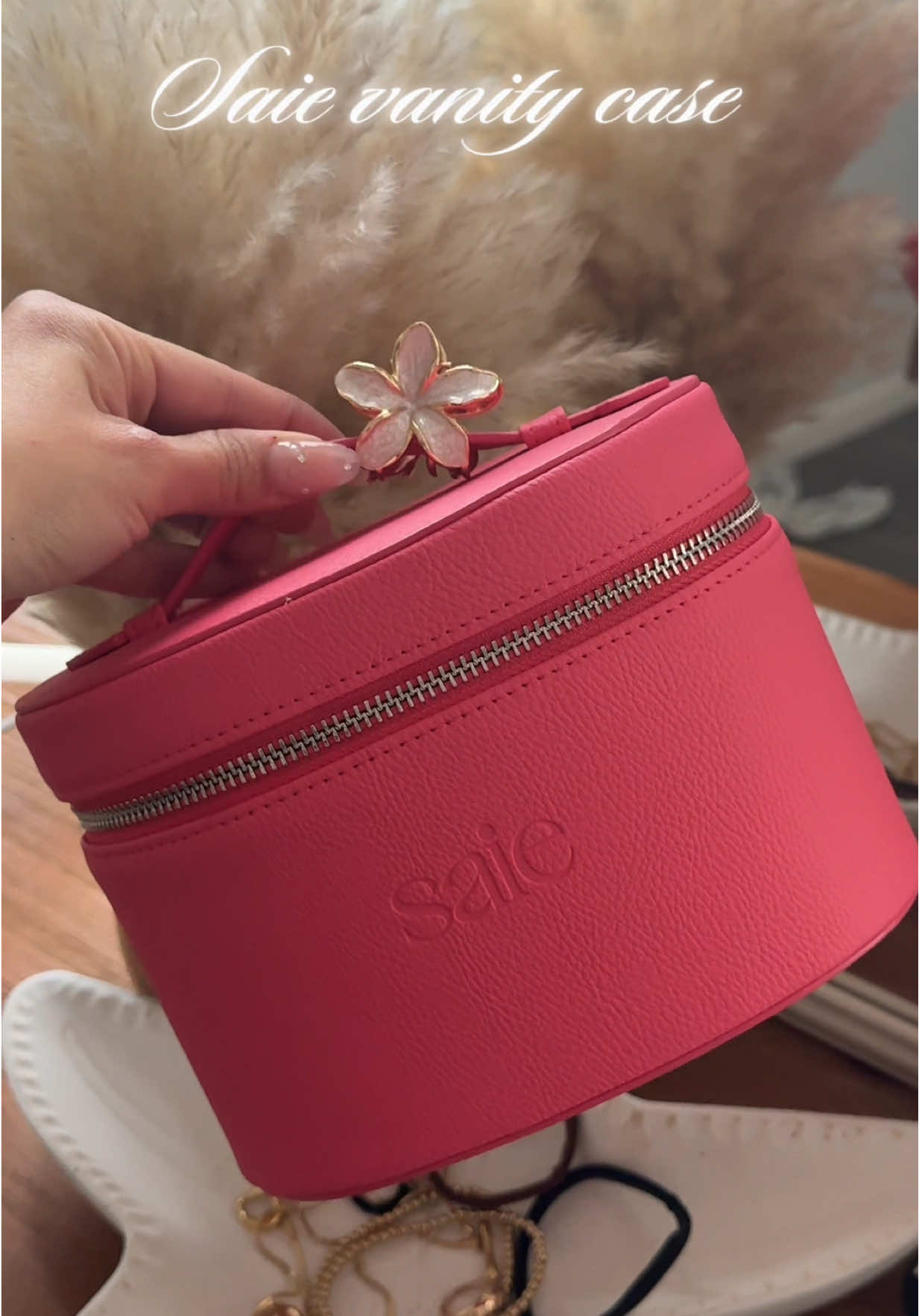 @Saie vanity case 🦩🪽🦩  #saie #saievanitycase #makeupbag #makeup 