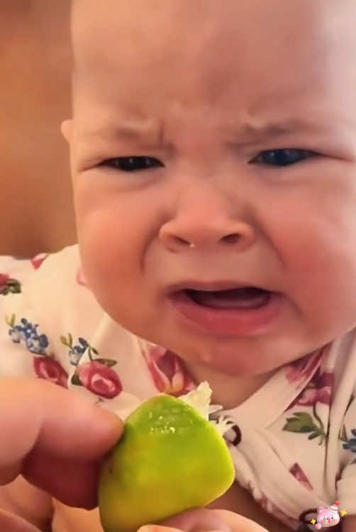 The baby tried new food for the first time.🍋#baby #funnyvideos #kid #funny #usa 