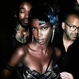 her beauty is actually unfair i’m seething with jealousy. | ib:@samantha , trend creds: throughclearwater/ilusival | #fyp #anokyai #anokyaiedit #edit #model 