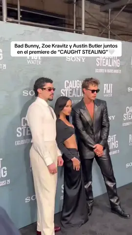 Bad Bunny, Zoe Kravitz y Austin Butler juntos en el premiere de “CAUGHT STEALING” en New York🤍 - - - #badbunny #parati #fyp #viral #foryou 