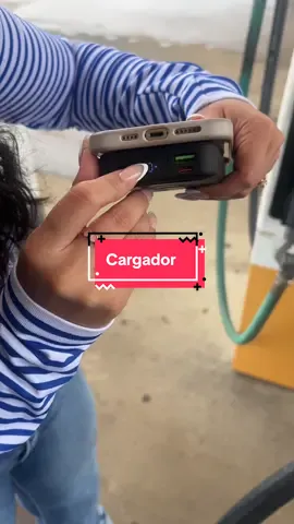 Súper amable la muchacha #chicas #cargadorportatil 