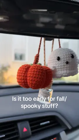 I meannnn, ahhhhh too cute! #fyp #fall #spookyseason #pumpkinseason #cardecoration 