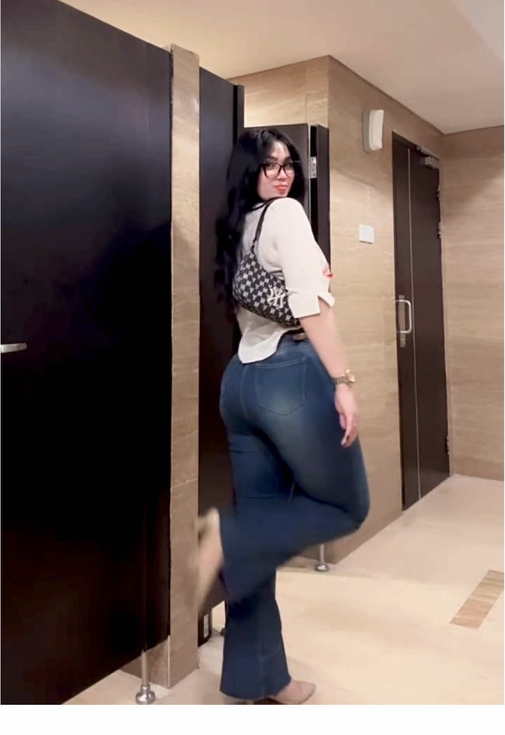 #cutbrayjeans #hourglassbody #cleanoutfits #GymTok #gymgirls 
