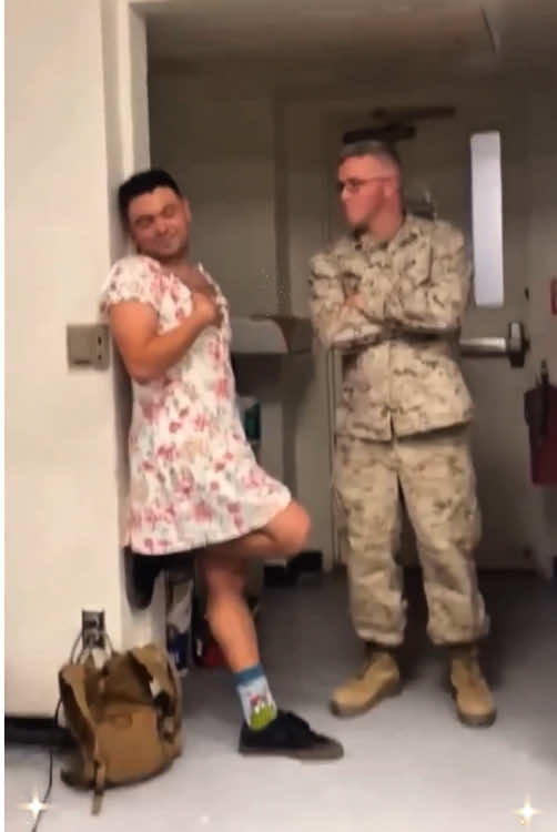Funny Army 🤣🤣#militaryhumor #armyfun #militarylife #funny #lol #oops #haha #funnyvideos #soldiersbeingfunny #militarymemes #armycomedy #funnyarmy #militarylaughs #soldierfails #militarymoments #armyantics #funnyinuniform #militarypranks #foryou #fyp 