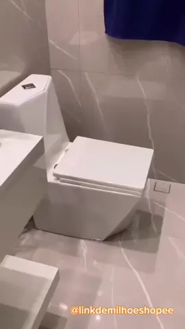 🚽✨ Conforto, modernidade e praticidade em um só produto! Vaso Sanitário Monobloco Opala Pingoo – Branco 🏡 👉 Design elegante, fácil de limpar e com descarga eficiente. Perfeito para deixar seu banheiro ainda mais sofisticado 😍 #VasoSanitario #BanheiroModerno #Monobloco #CasaEConstrucao #ShopeeAchadinhos 