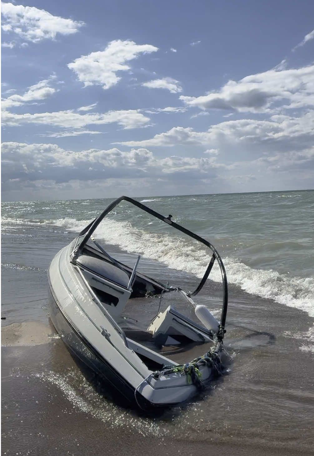 Well the retail company is going to be piss about this… #boatlife #lakemichigan #watercraft #accident #fyf 