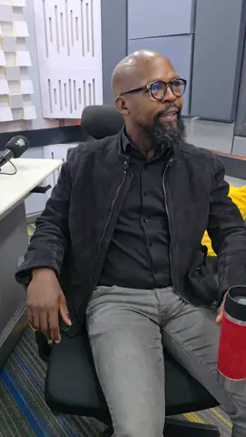 saa zingine anza siku ukiwa na furaha, utakua unakasirika kila siku🫵🏾😂 #alexmwakideu #fyp 