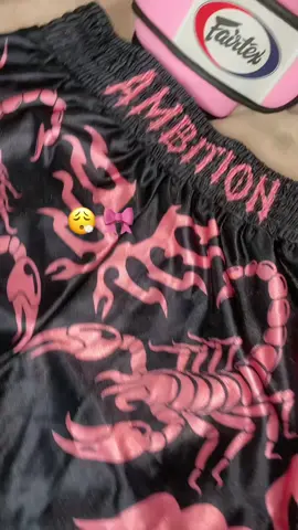 #kickboxing #girl #pink #box #mma 