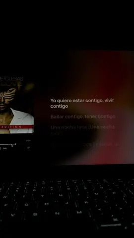Yo quiero estar contigo, vivir contigo, bailar contigo, tener contigo #fyp #bailando #entiqueiglesias #musica #lyrics 