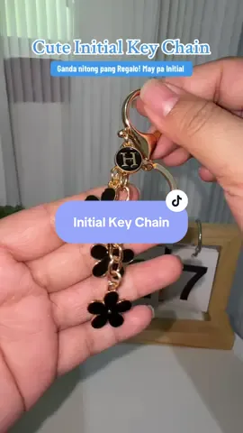 Cute initial key chain with flower gift idea #keychain #giftidea #fyp 