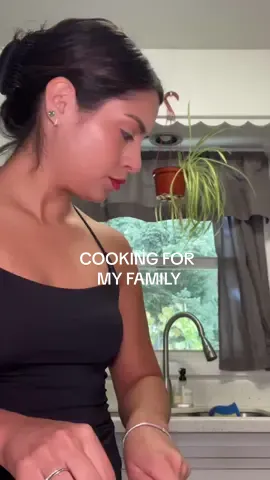 Cooking for the family 🫶🏼✨ #missmymom #family #mexicanfood #jalisco 