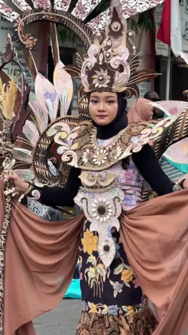 Gadis cantik Karnaval Kabupaten Batang #pawai #karnaval #tujuhbelasagustus #karnavalkabupatenbatang2025 