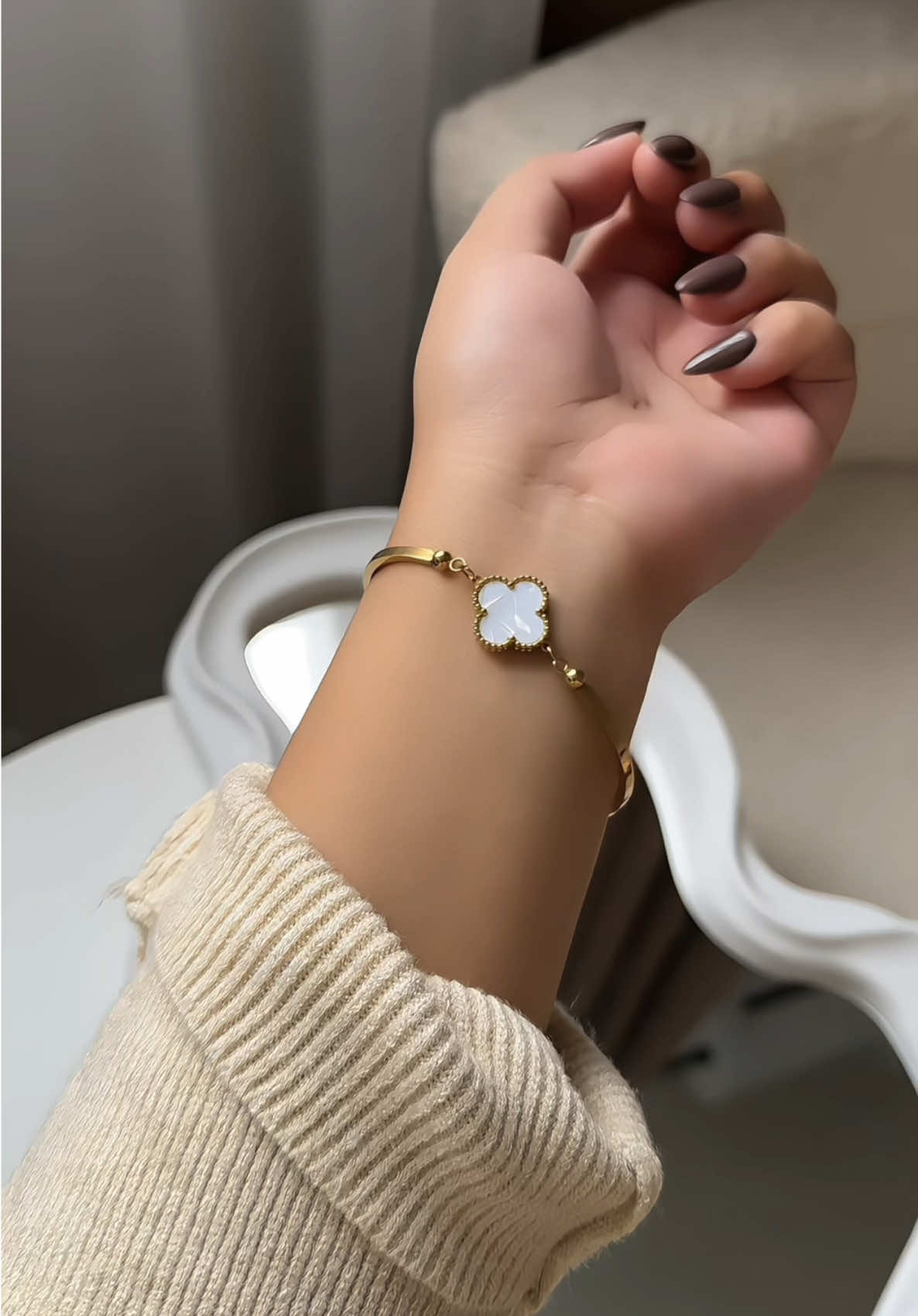 oh to receive this bracelet! 🥹💫 #bracelet #fourleafclover #accessories #fourleafbracelet 