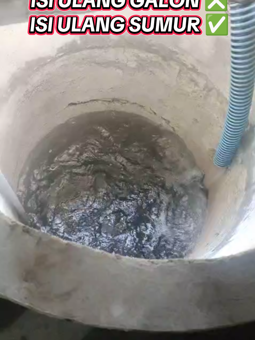 btw...  ini air isi ulang kita beli sendiri yaa buat isi sumur,,, bukan dapet bantuan... 🤣🤣🤣 tapi kalo ada yg mau kasih bantuan air yaa alhamdulillah banget...  soalnya satu mobil itu gak cukup buat sebulan dan harganya lumayan 🤑🤑🤑 #kekeringan #banjir #hujan #fyp #viral 