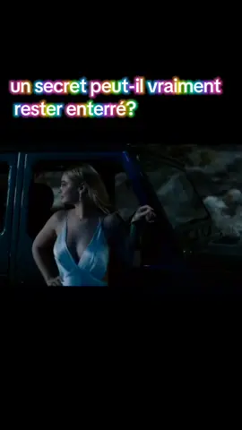souviens-toi... l'été dernier !!! cinq amis provoquent un accident , plutôt quue d'avouer la verité, ils concluent un pacte de silence #suspense #film#horreur 
