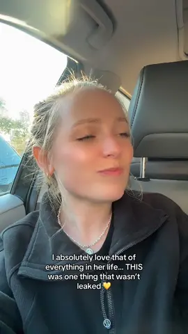 she’s got the close circle locked in 🥹 #taylorswift #traviskelce #taylorandtravis #tayvis #taylorandtravisengaged #engaged #swifties 