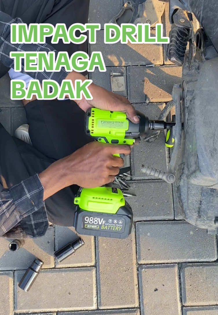 Dilengkapi batrai dengan kualitas yang besar, Impact ini hadir juga dengan torsi 1200 NM. Pekerjaan lebih cepat dan maksimal. #zper #promomakangajian #alattukang #powertools #fyp 