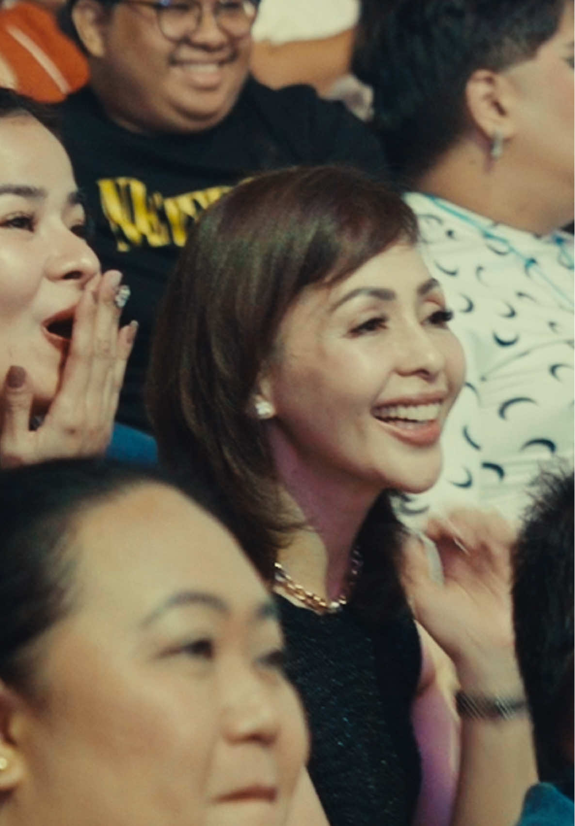 If it’s mom’s fave, it’s mine too 🌸💖 Surf Rose Fresh Powder = instant puti + instant bango all day ✨ #LikeMotherLikeDaughter #SurfPowder #2MinInstantPuti #PBBwithSurf