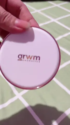 All about the base, babe! 
Meet GRWM Powder Rush Velvet Setting & Finishing Pressed Powder in their new shade CAMEO 💖 
Smooth, lightweight, and perfect for that fresh matte finish all day! ✨
#GRWM #powderrush 