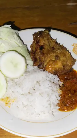 Halloww Best , Mam Yuk 🤤 #pecelayam #sambelterasi #lalapan #menusimpel #fyp 