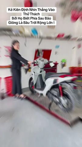 Kẻ Kiên Định Nhìn Thẳng Vào Thử Thách  Bởi Họ Biết Phía Sau Bão Giông Là Bầu Trời Rộng Lớn !